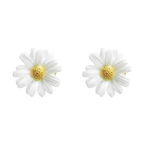 Charming daisy earrings perfect for flower lovers.