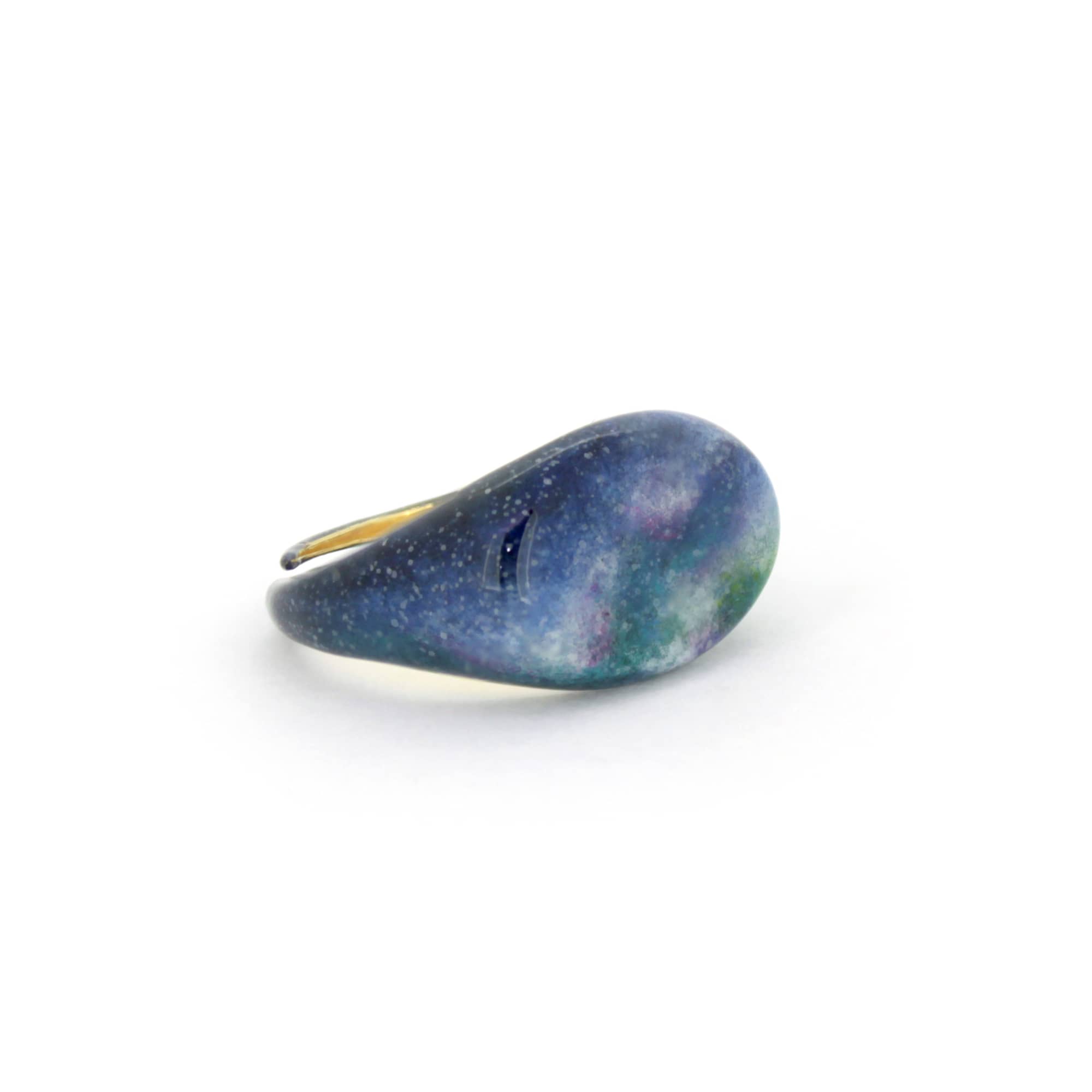 Hand-painted ring inspired by the colors of the sky, featuring a dark blue to green gradient, perfect for sky lovers.