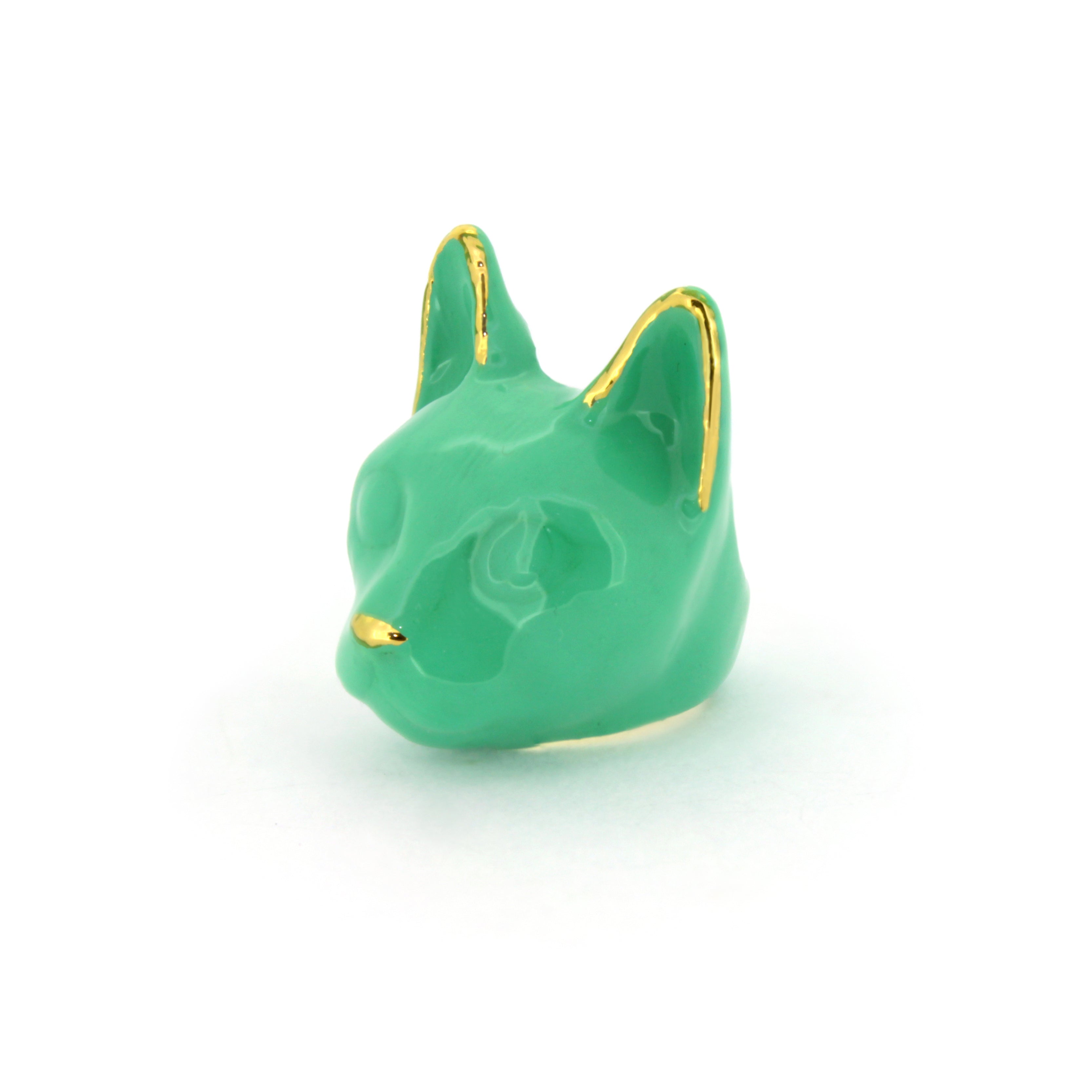 Stylish cat ring design showcasing a green cat face, perfect for cat lovers.