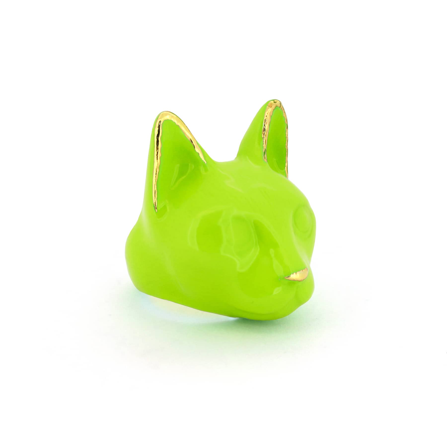 A green cat's head ring with gold accents on the ears and a small gold nose, perfect for fashion lovers.