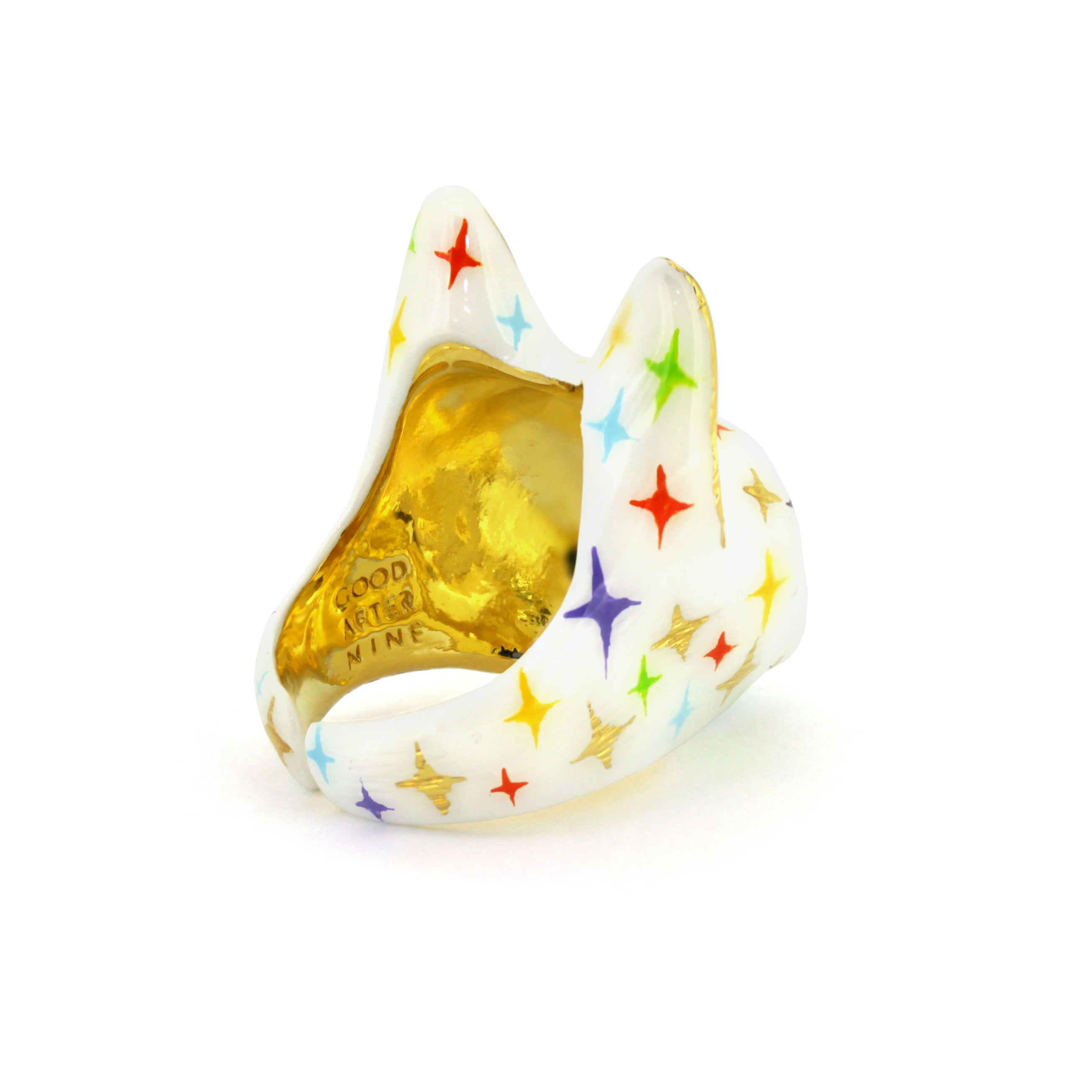 White cat head ring in white with blue eyes featuring multicolored twinkle patterns, perfect for art lovers.