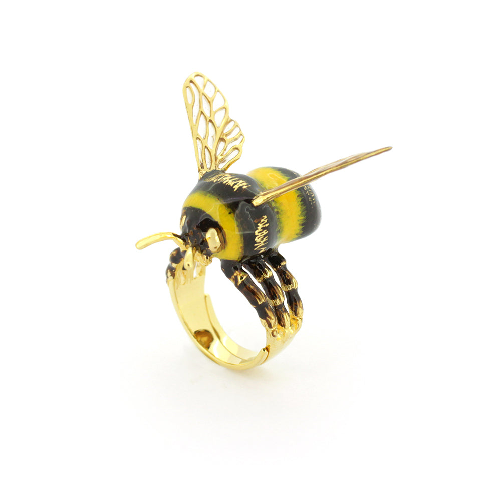 Artistic bee ring with intricate wing details, perfect for nature lovers.