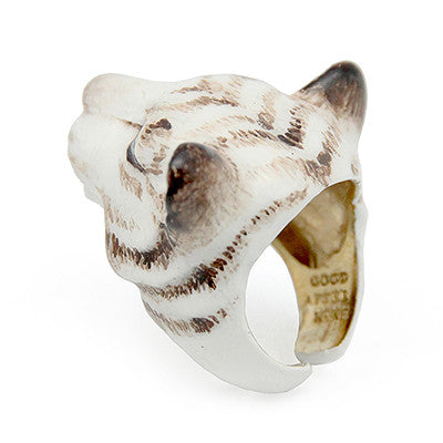 Beautiful white tiger head ring with detailed facial features, perfect for animal lovers.