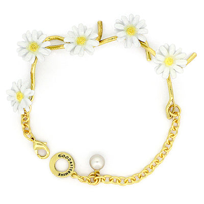 Handmade floral bracelet featuring white daisies on a gold chain.