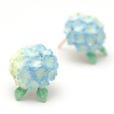 Beautiful hydrangea-inspired blue earrings with green leaves, perfect for flowers lovers.