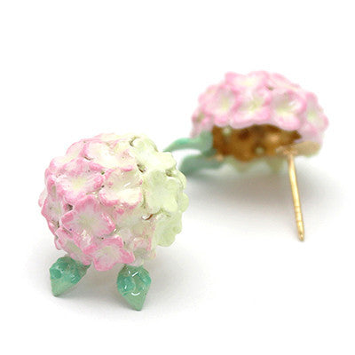 Beautiful floral earrings with pink hydrangea designs, perfect for spring fashion.