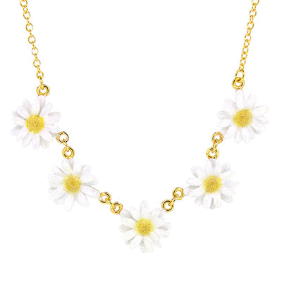 Beautiful floral necklace featuring white daisy flowers.