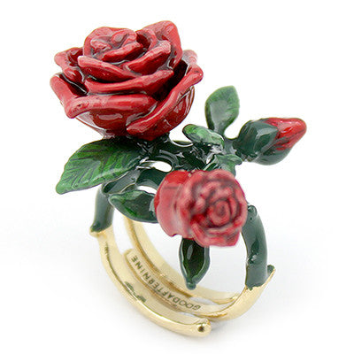 Beautifully crafted floral ring, featuring red rose and green leaves.