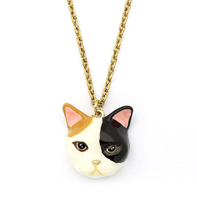 Unique cat head pendant necklace with artistic design