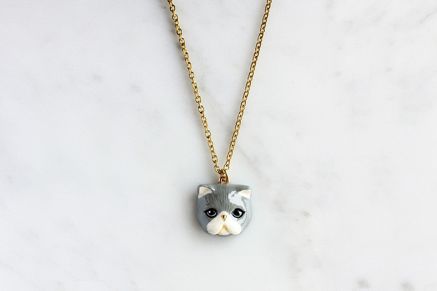 Cute gray cat head pendant necklace with gold chain