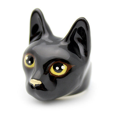 Charming black cat head ring with large yellow eyes, and a small nose, perfect for animal lovers.