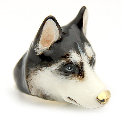 Handcrafted dog ring with Siberian husky design featuring detailed black and white fur.