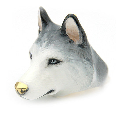 Beautiful dog ring with Siberian husky design featuring detailed grey and white fur.