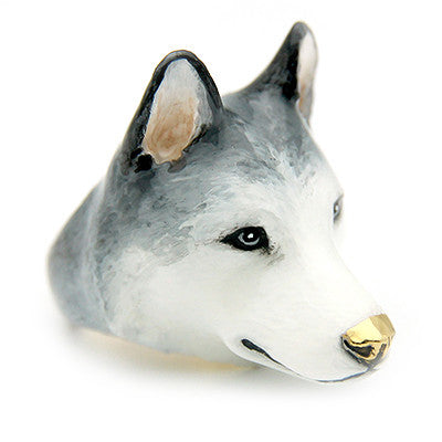 Handcrafted dog ring with Siberian husky design featuring detailed grey and white fur, perfect for dog.