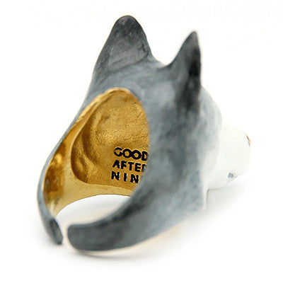 Handcrafted dog ring with Siberian husky design featuring detailed grey and white fur, perfect for dog.