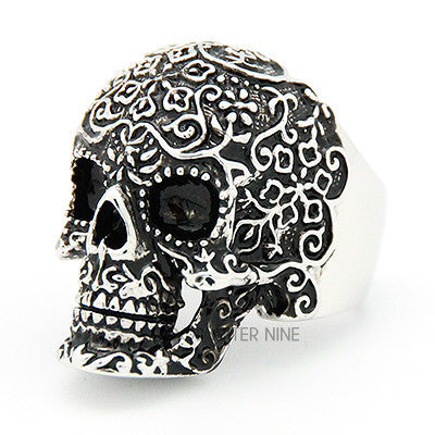 Bold statement skull ring perfect for unique fashion statements.