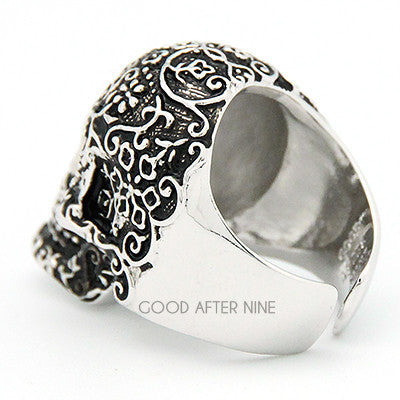 Bold statement skull ring perfect for unique fashion statements.