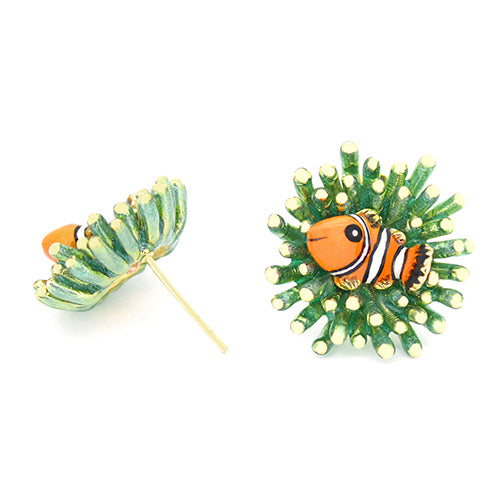 Unique ocean-inspired earrings featuring playful clownfish and sea anemone design.