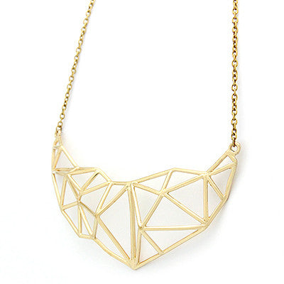 Charming gold geometric necklace with a triangular pattern, perfect for unique jewelry lovers.