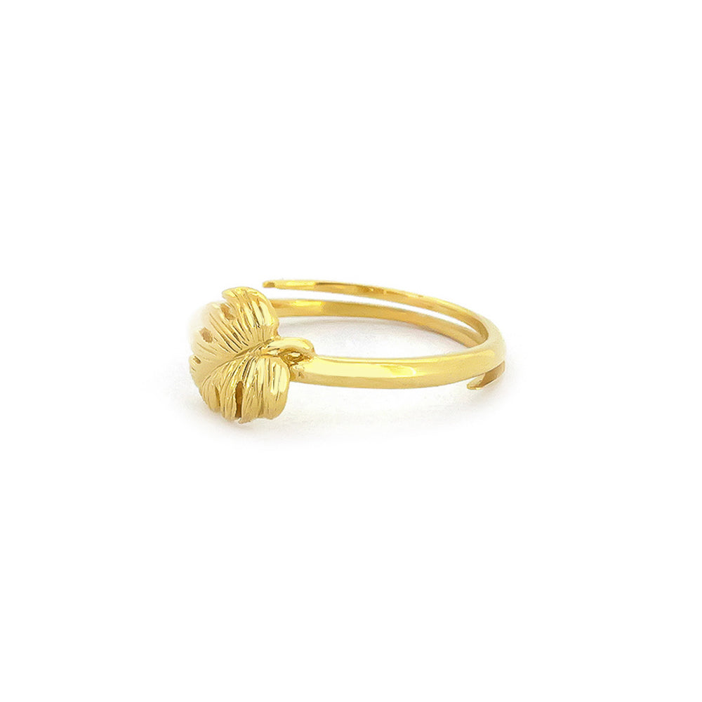 Nature-inspired gold ring showcasing a leaf shape