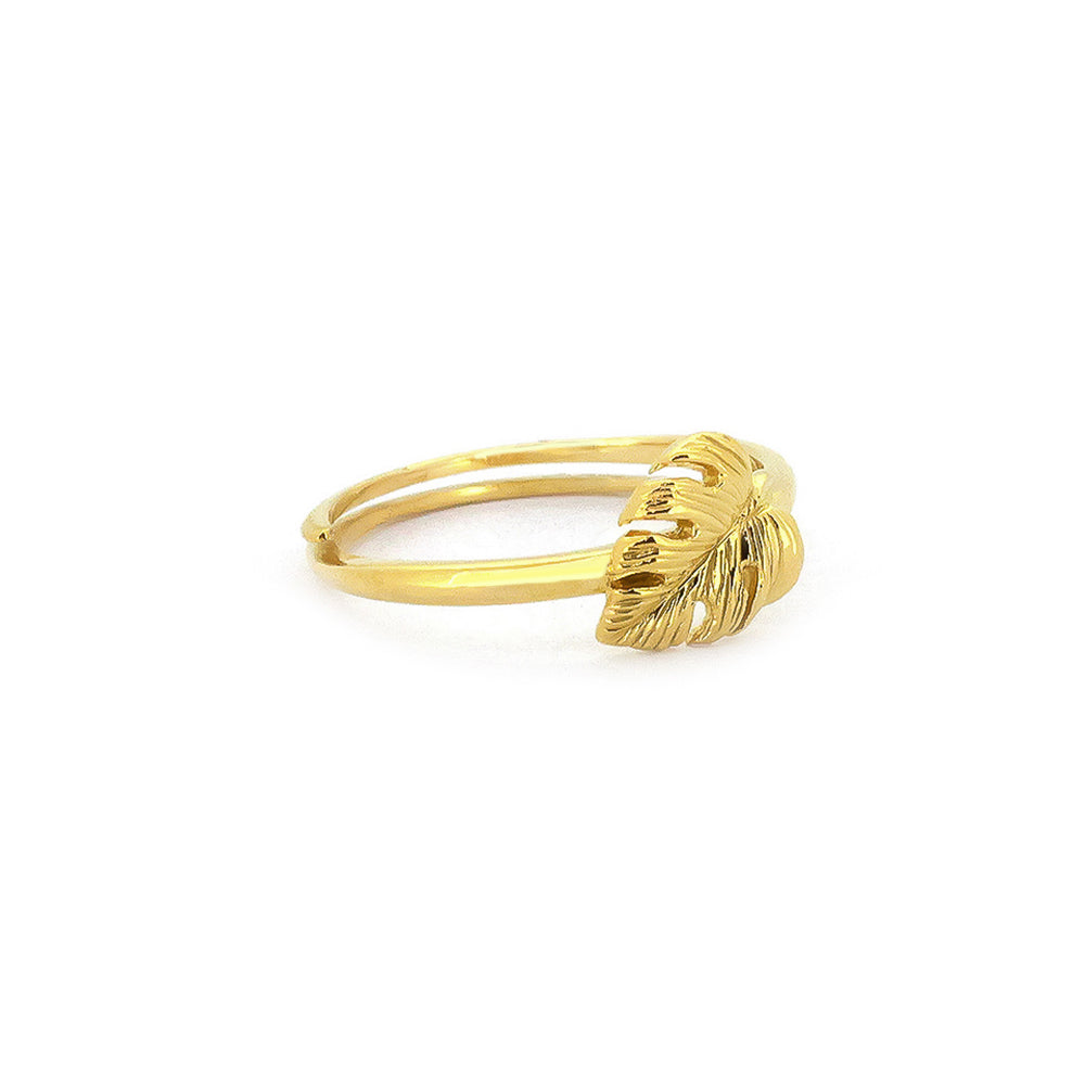 Nature-inspired gold ring showcasing a leaf shape