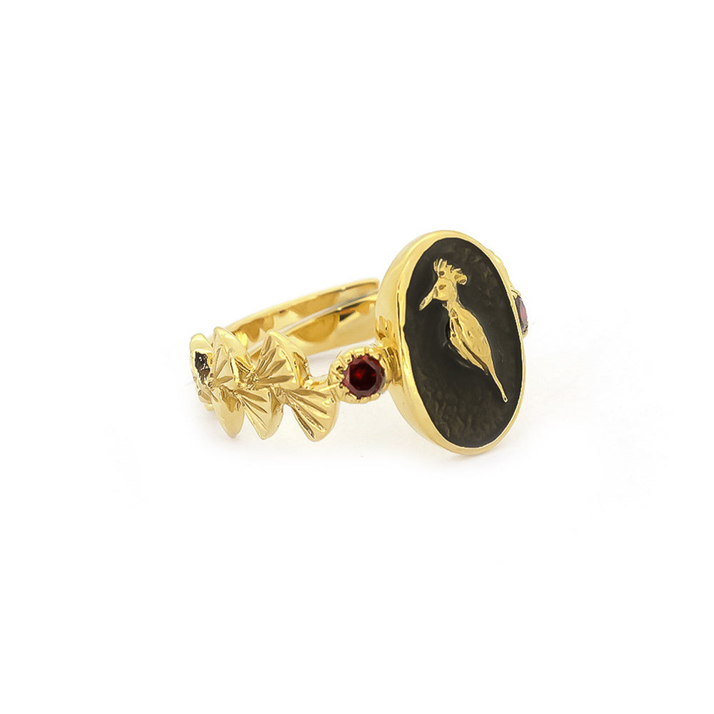 Vintage-inspired ring showcasing a beautifully crafted hoopoe motif.