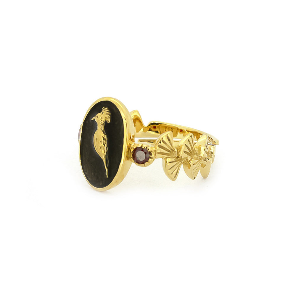 Elegant golden ring featuring a hoopoe design.