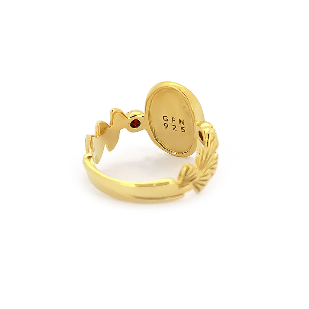 Elegant golden ring featuring a hoopoe design.