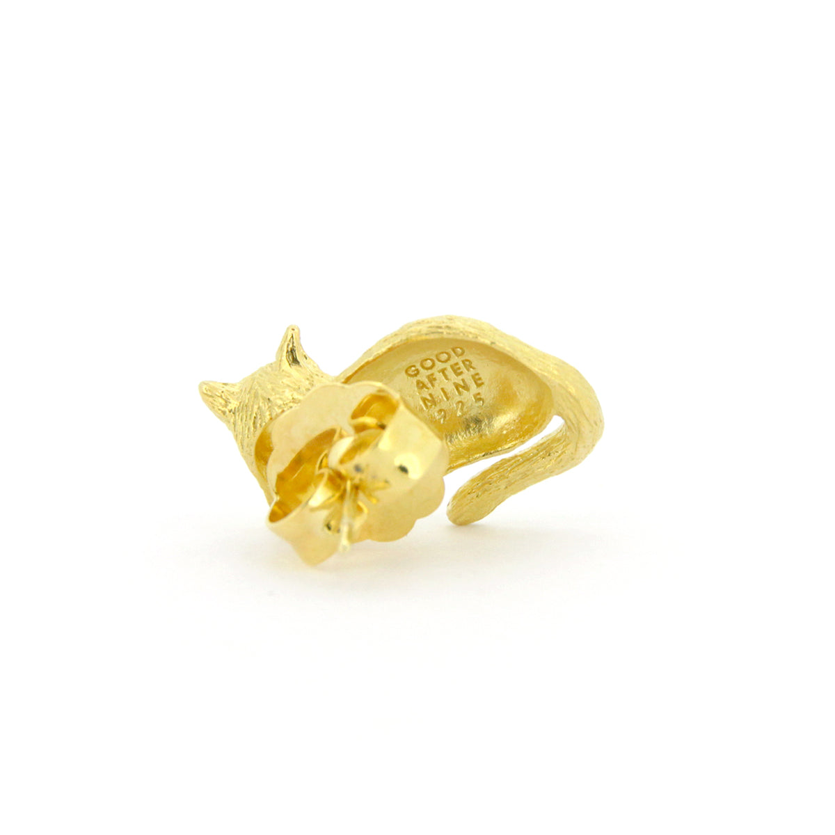 Unique gold one-side earring featuring a sleeping cat design, perfect for animal lovers.