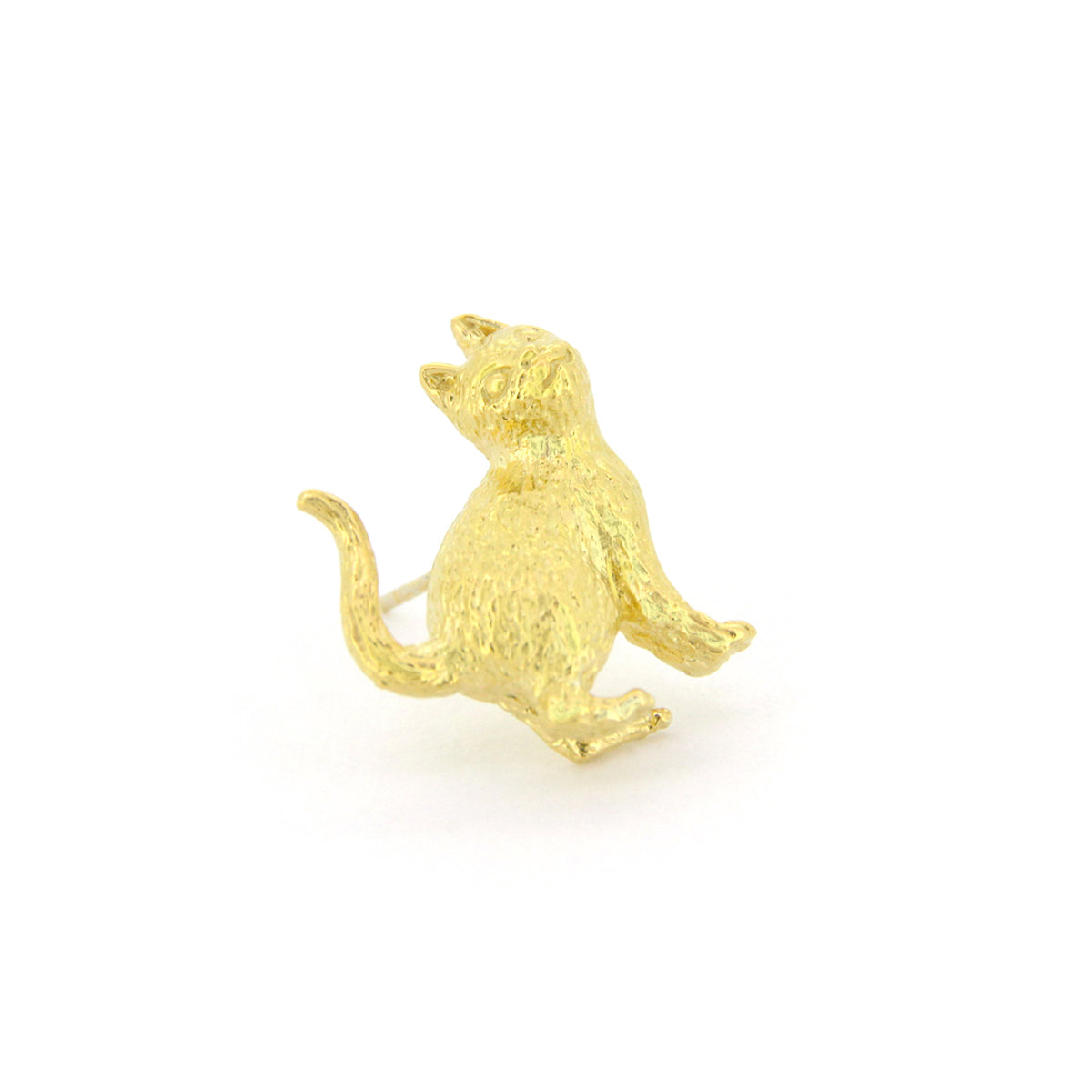 Unique gold ring featuring a standing up cat design, highlighting the fur's details and facial features.