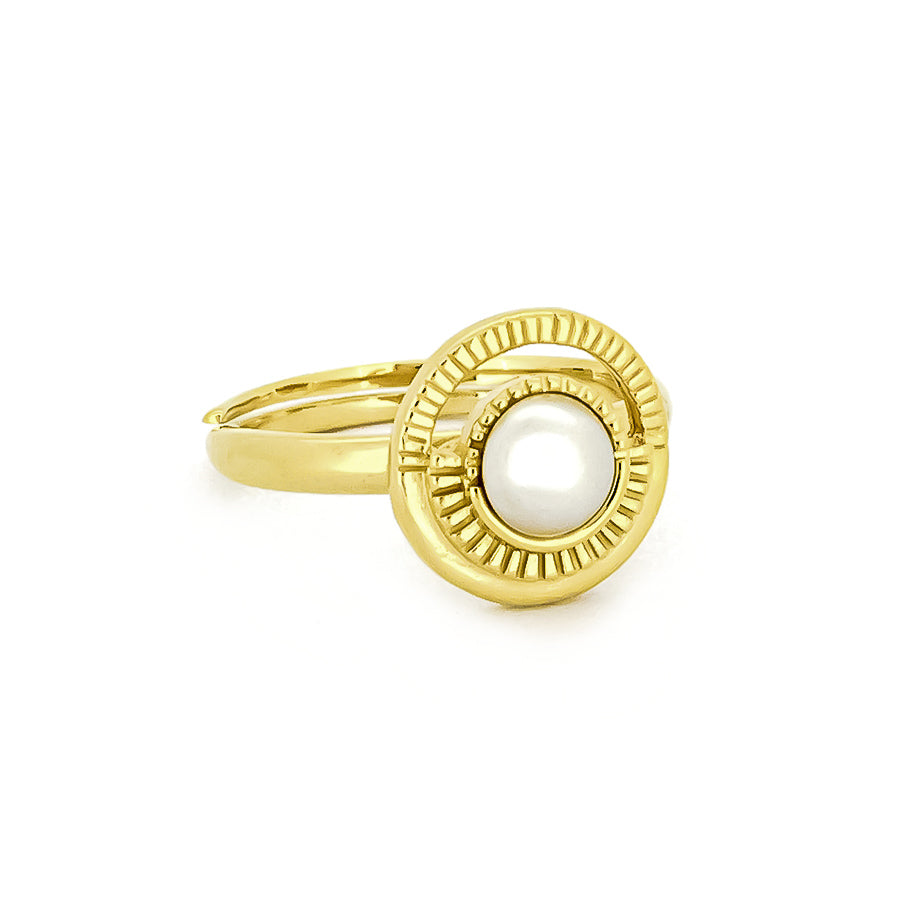 Elegant gold ring inspired by the moon with a central pearl.