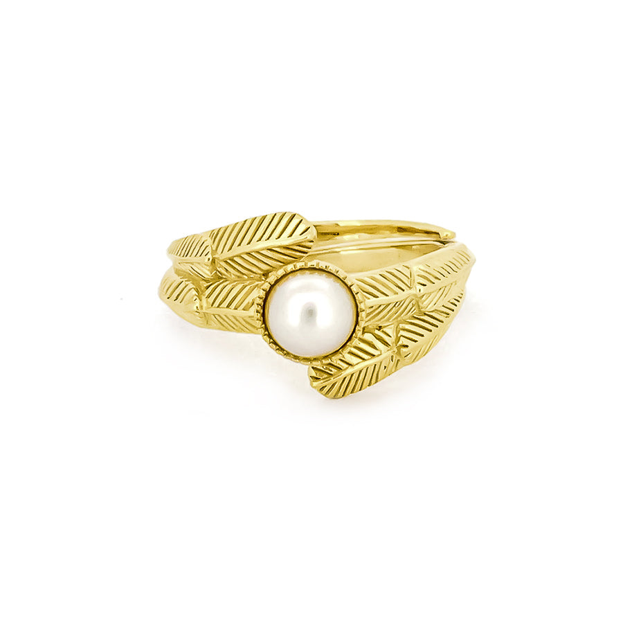 Beautiful gold ring featuring intricate feather designs and a costume pearl.