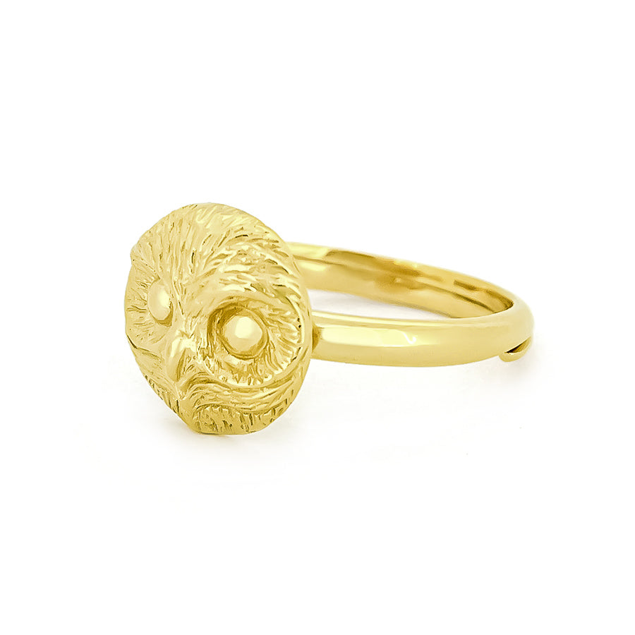 A beautifully crafted golden ring featuring an owl design, perfect for animal lovers.